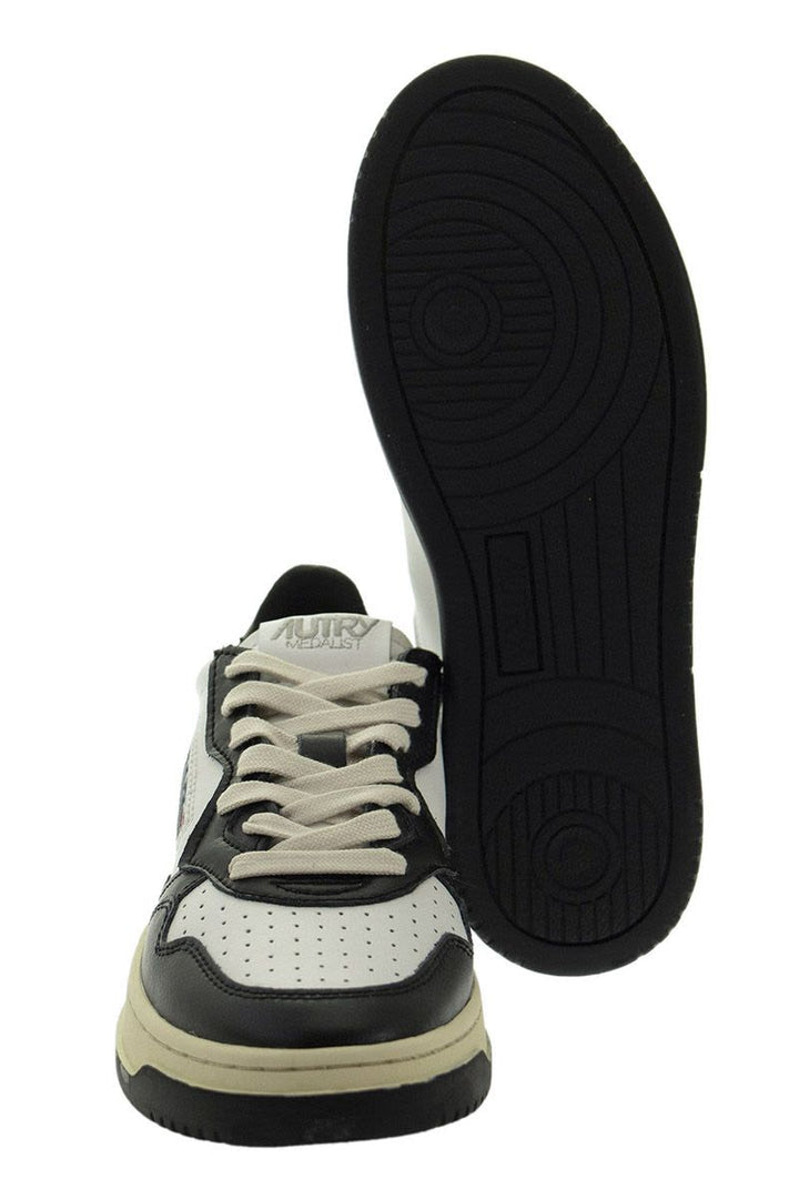 MEDALIST LOW - LEATHER SNEAKERS