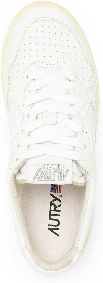 MEDALIST LOW SNEAKERS