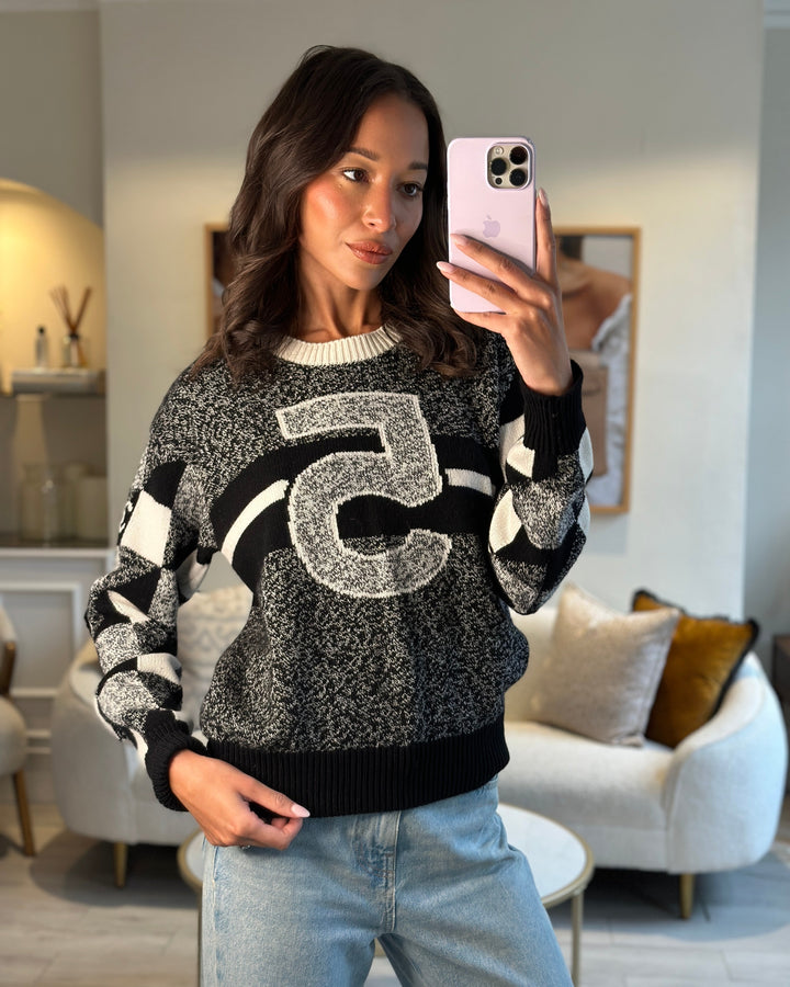 Top Quality Chanel Black No5 Round Neck Cashmere Jumper with CC Detail Size FR 38 (UK 10)