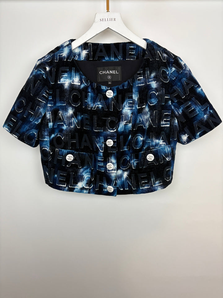 *HOT* Top Quality Chanel 21C Short Sleeve Jacket in Blue Logo Velvet with White Enamel & Crystal CC Button Detail Size FR 42 (UK 14)
