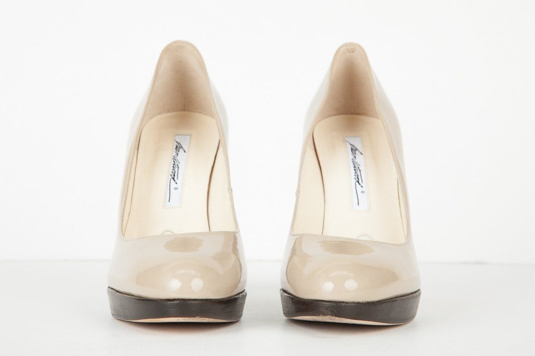 Brian Atwood 36.5 Beige Patent Leather Round Toe Pump