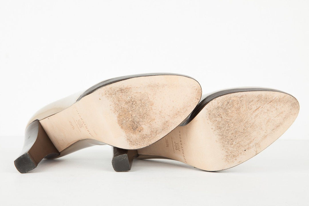 Brian Atwood 36.5 Beige Patent Leather Round Toe Pump