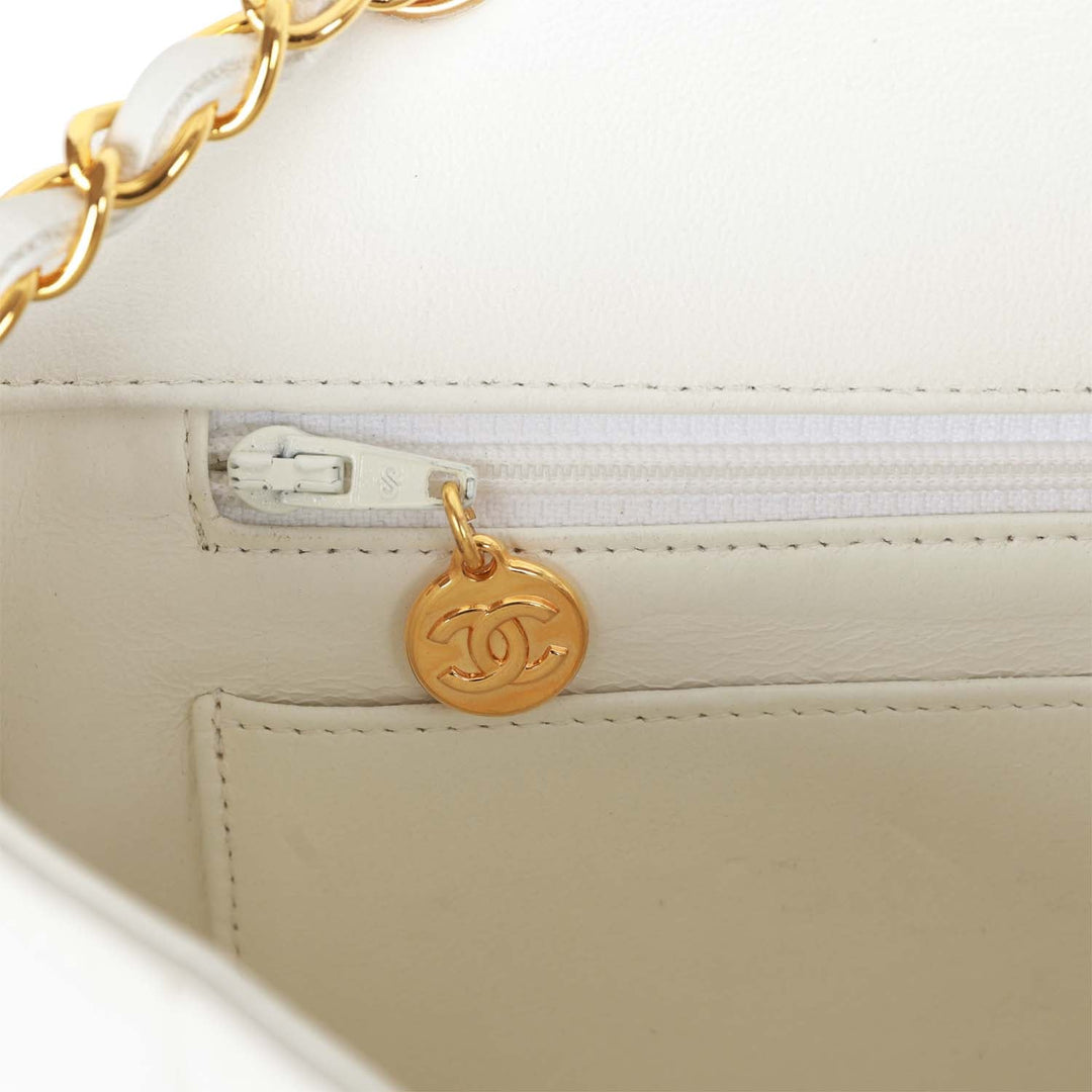Vintage Top Quality Chanel Medium Diana Flap Bag White Lambskin Gold Hardware