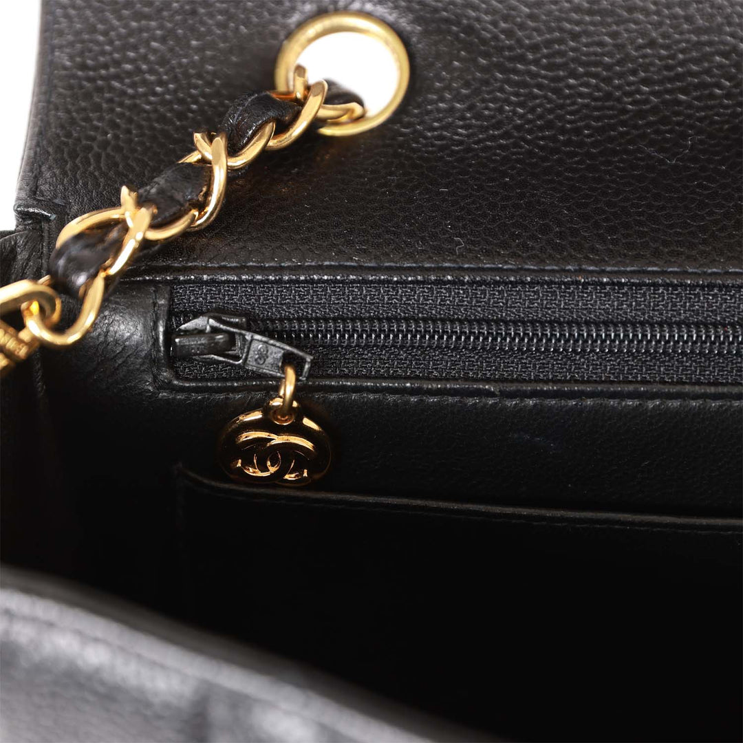 Vintage Top Quality Chanel Medium Diana Flap Bag Black Caviar Gold Hardware