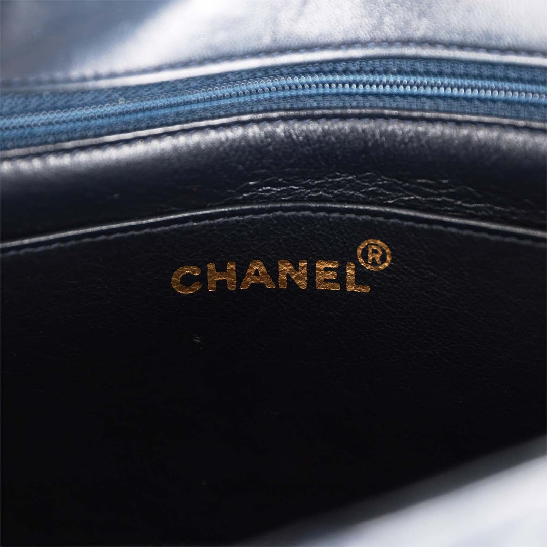 Vintage Top Quality Chanel Small Diana Flap Bag White and Navy Lambskin Gold Hardware