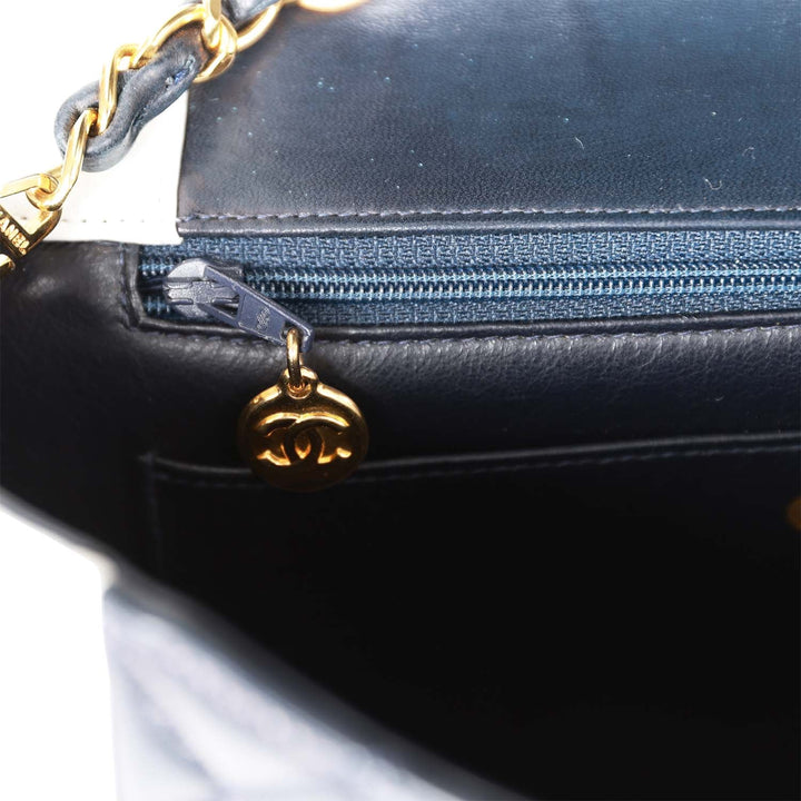 Vintage Top Quality Chanel Small Diana Flap Bag White and Navy Lambskin Gold Hardware