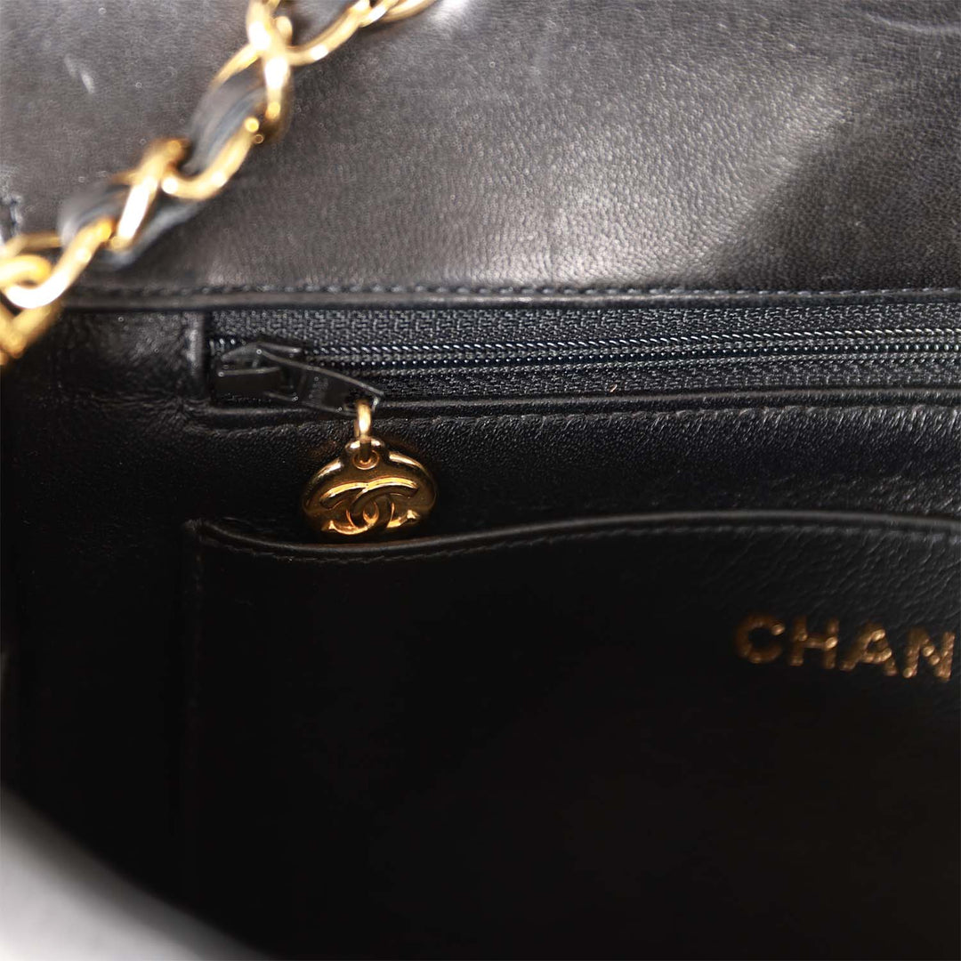 Vintage Top Quality Chanel Small Diana Flap Bag Black Lambskin Gold Hardware