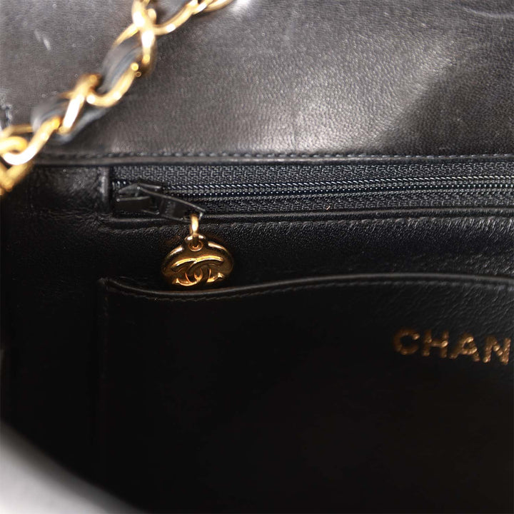 Vintage Top Quality Chanel Small Diana Flap Bag Black Lambskin Gold Hardware