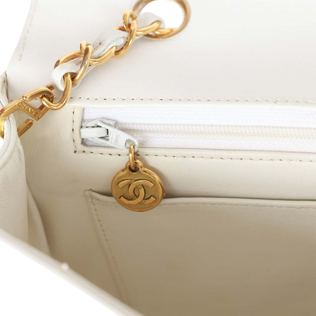 Vintage Top Quality Chanel Medium Diana Flap Bag White Lambskin Gold Hardware