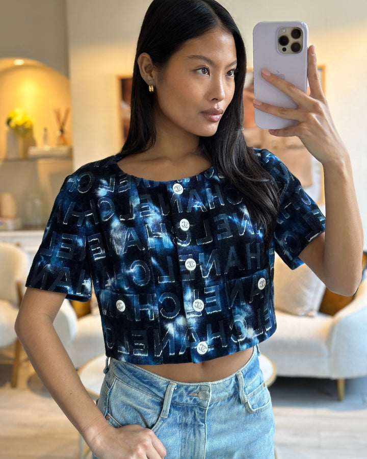 *HOT* Top Quality Chanel 21C Short Sleeve Jacket in Blue Logo Velvet with White Enamel & Crystal CC Button Detail Size FR 42 (UK 14)