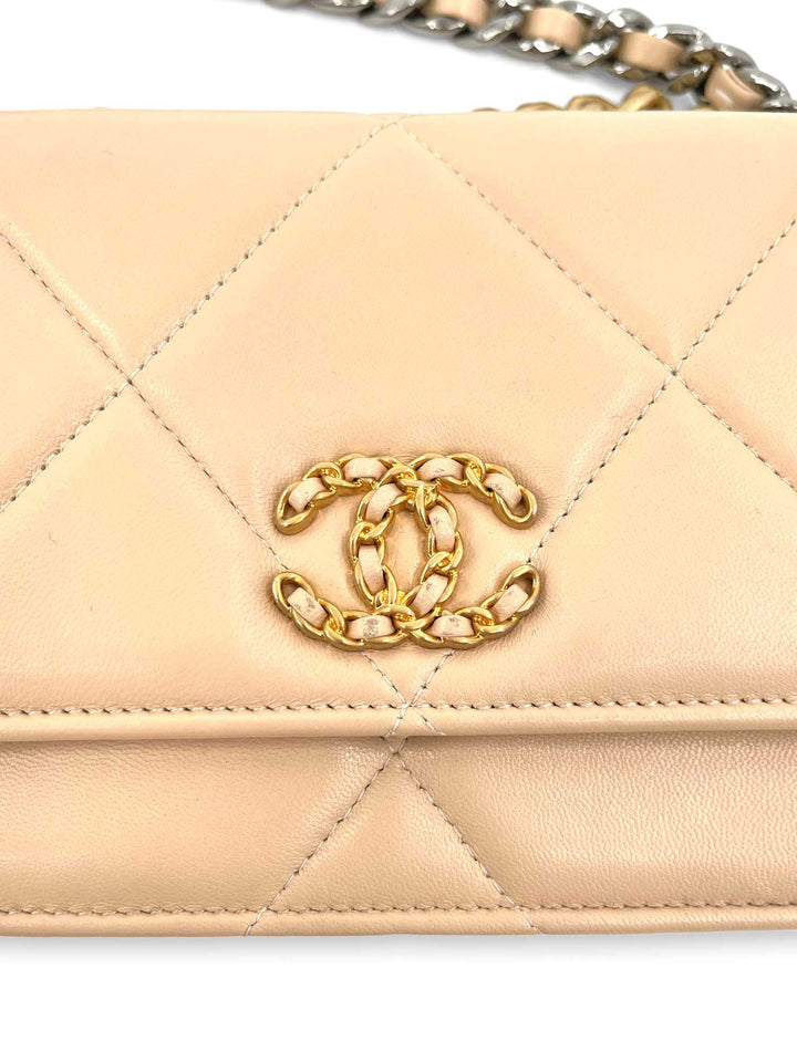 Top Quality Chanel CC Logo 19 Quilted Lambskin Leather Wallet On Chain Beige
