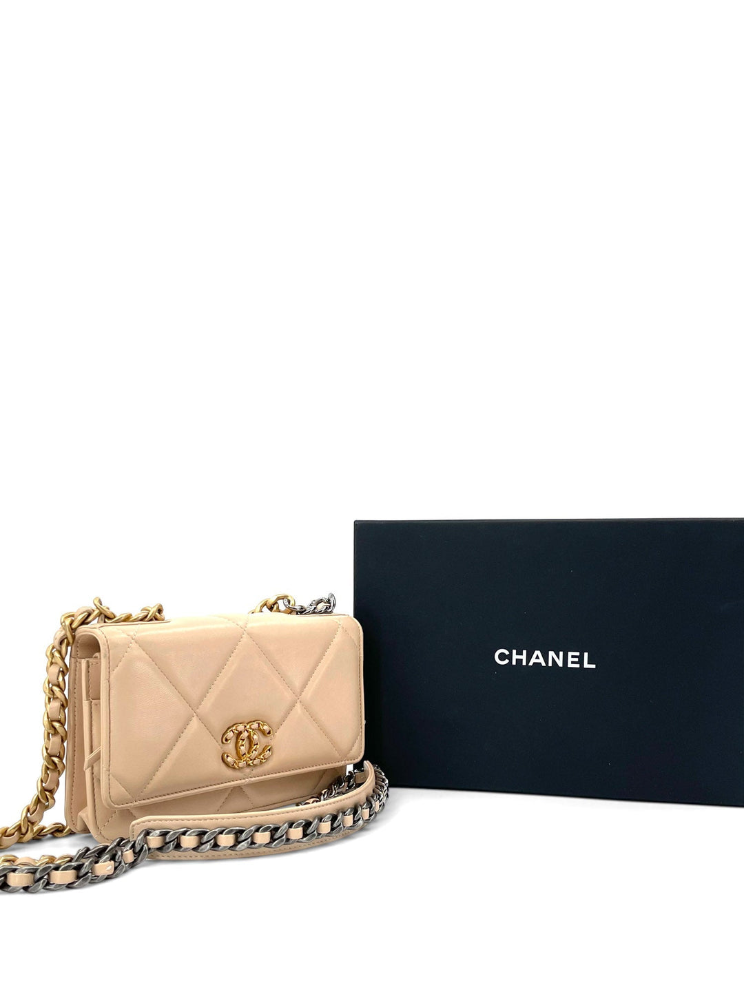 Top Quality Chanel CC Logo 19 Quilted Lambskin Leather Wallet On Chain Beige