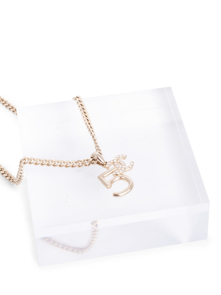 Top Quality Chanel CC Logo 5 Charm Necklace Gold