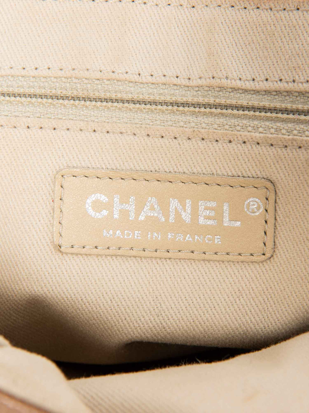 Top Quality Chanel CC Logo Caviar Leather Flap Messenger Bag Beige