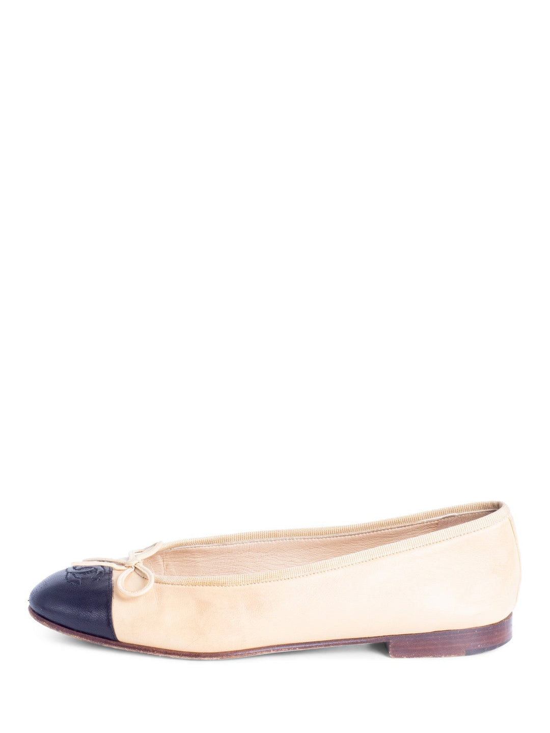 Top Quality Chanel CC Logo Leather Cap Toe Ballet Flats Beige Black