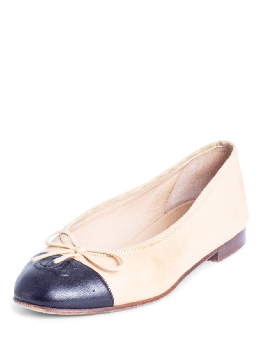 CHANEL CC Logo Leather Cap Toe Ballet Flats Beige Black-designer resale