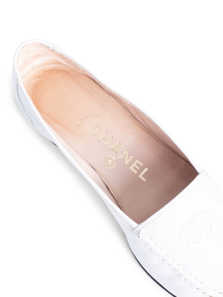 Top Quality Chanel CC Logo Leather Flat Loafers White