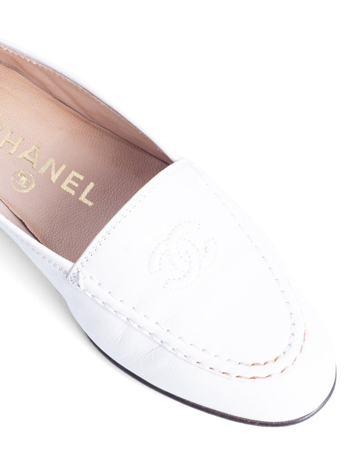 Top Quality Chanel CC Logo Leather Flat Loafers White