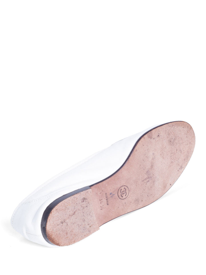 Top Quality Chanel CC Logo Leather Flat Loafers White