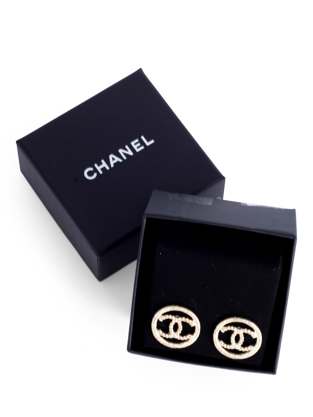 Top Quality Chanel CC Logo Medallion Earrings Gold