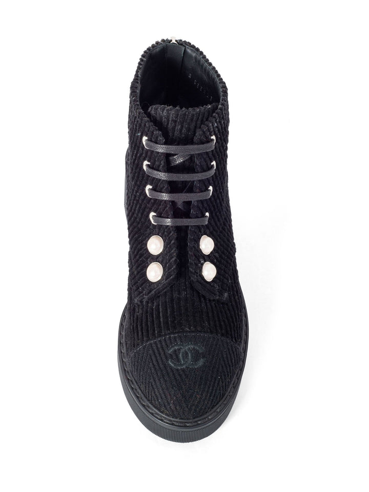 Top Quality Chanel CC Logo Pearl Lace Up Corduroy Boots Black