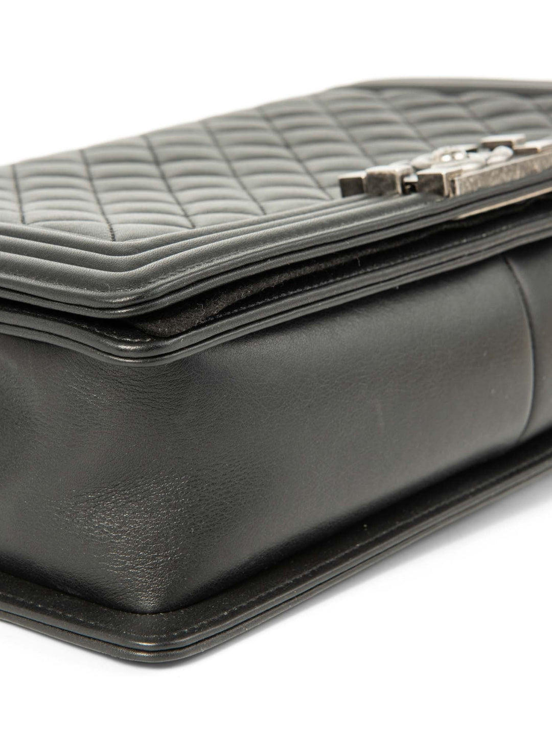 Top Quality Chanel CC Logo Quilted Leather Medium Boy Bag Black