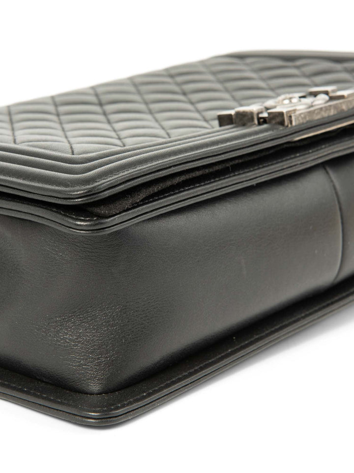 Top Quality Chanel CC Logo Quilted Leather Medium Boy Bag Black