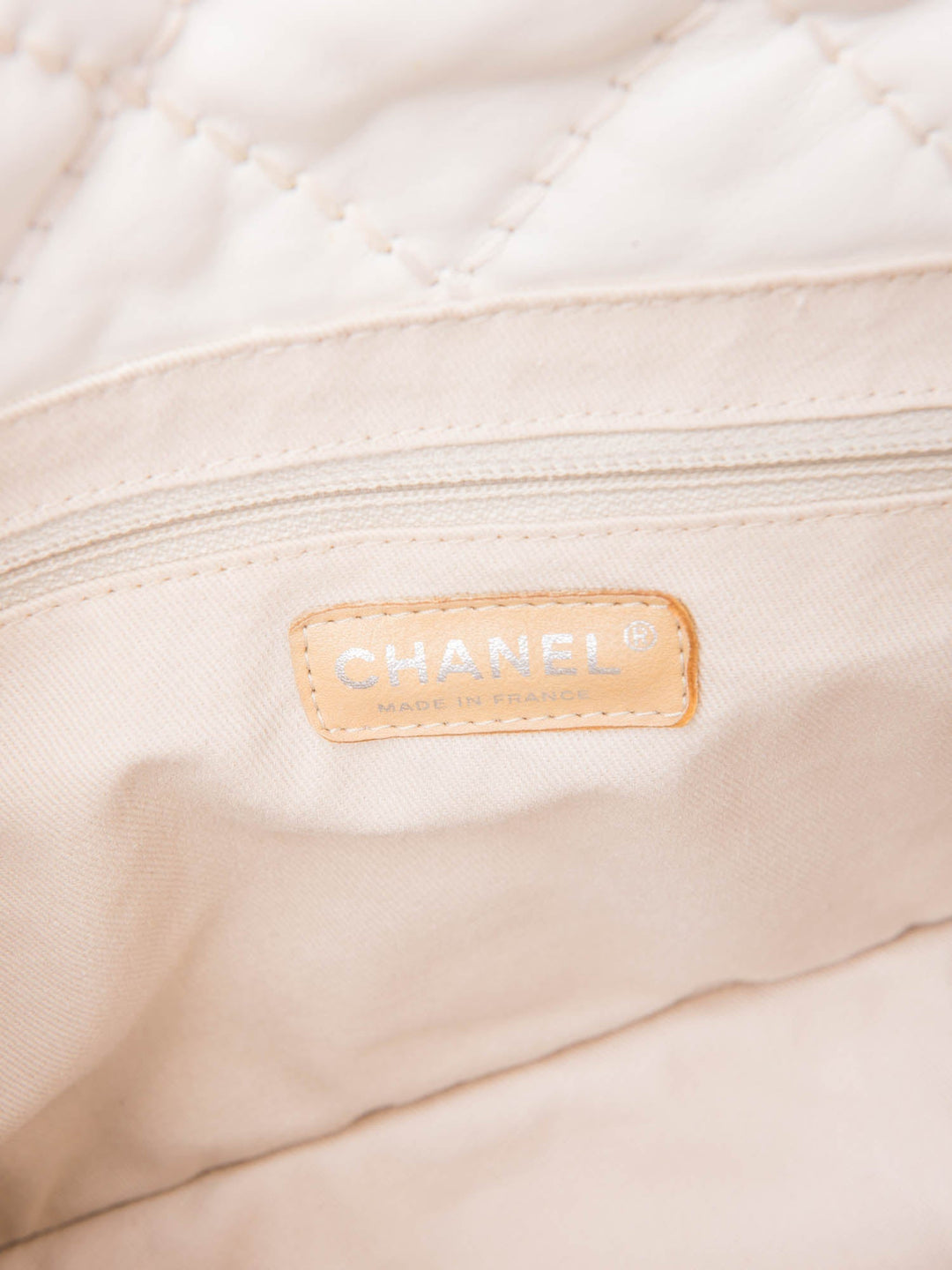 Top Quality Chanel CC Logo Quilted Leather Shopper Bag Ivory