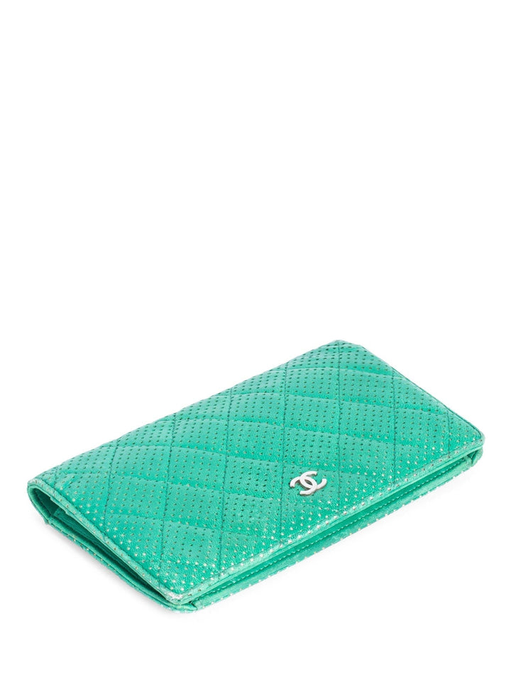 Top Quality Chanel CC Logo Vintage Perforated Quilted Leather Wallet Green