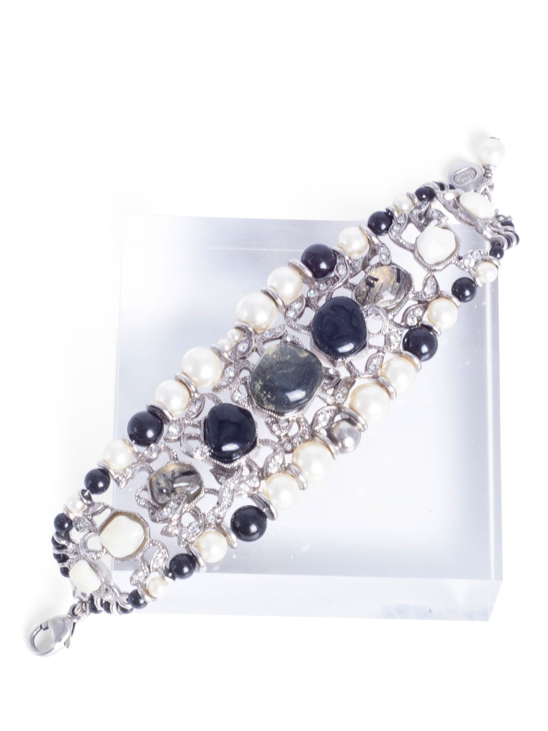 Top Quality Chanel Cabochon Silver Pearl Bracelet White Black
