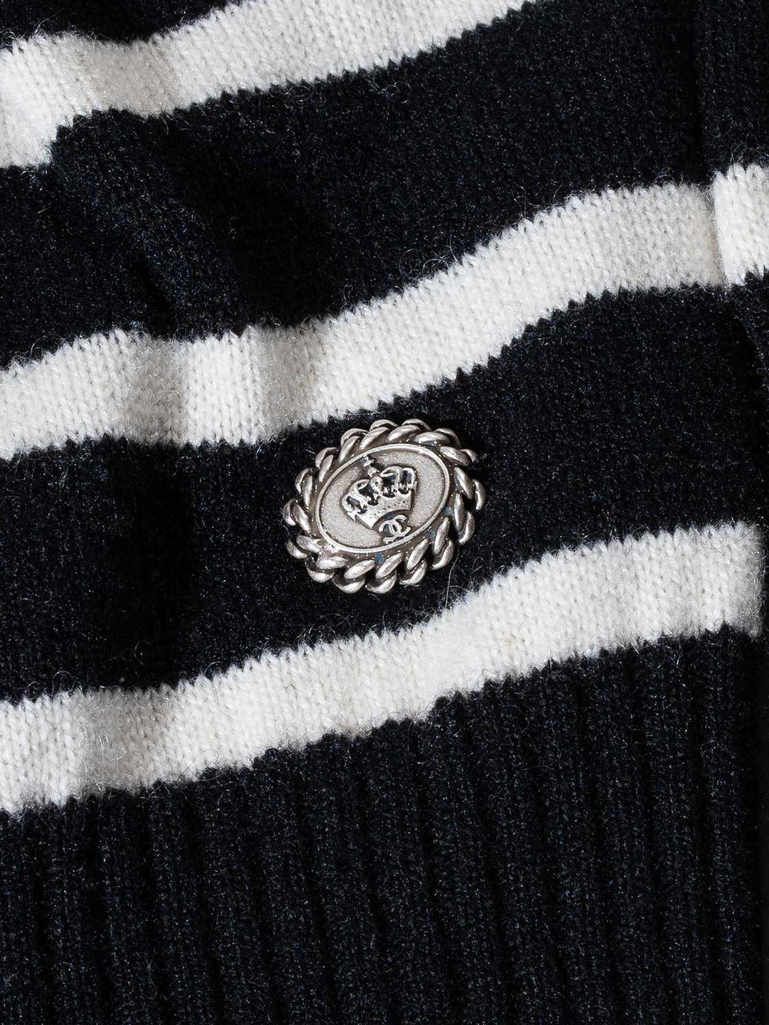 Top Quality Chanel Cashmere Long Chain Necklace Striped Sweater Black White