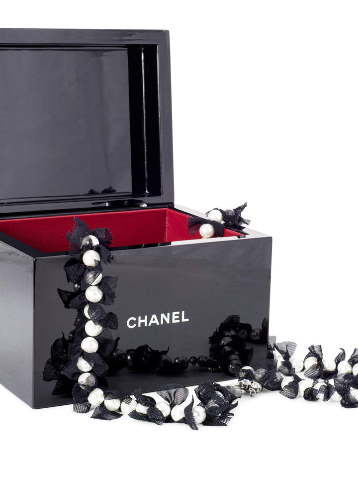 Top Quality Chanel Lacquered Beauty Jewelry Box Black