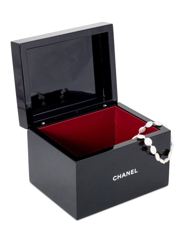 Top Quality Chanel Lacquered Beauty Jewelry Box Black