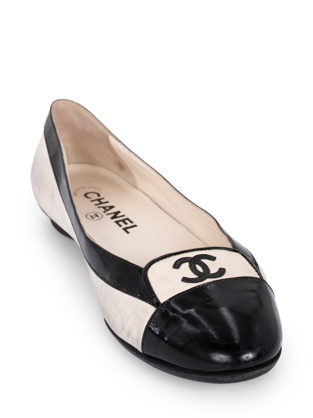 Top Quality Chanel Leather CC Logo Cap Toe Ballet Flats Shoes White Black