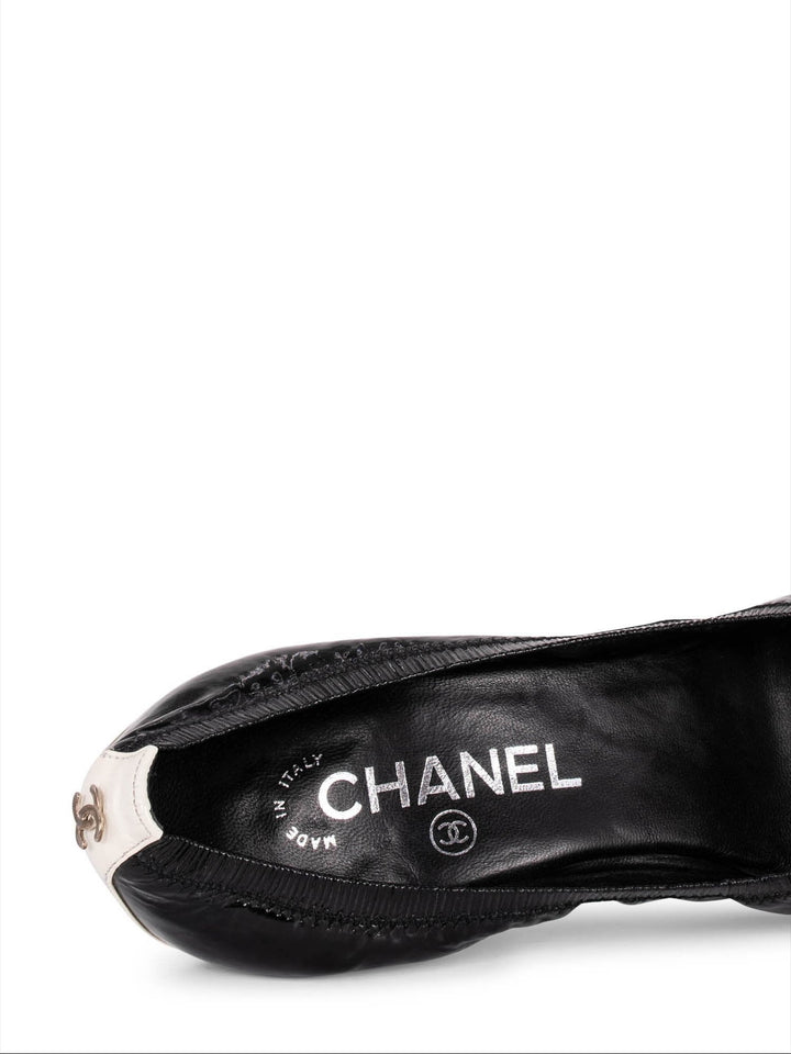 Top Quality Chanel Patent Leather CC Logo Pumps Black White
