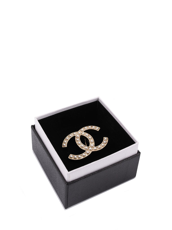 Top Quality Chanel Pearl CC Logo Pin Gold