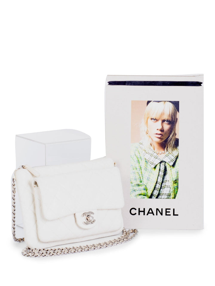 Top Quality Chanel Quilted Caviar Leather CC Logo Flap Messenger Bag  White Silver