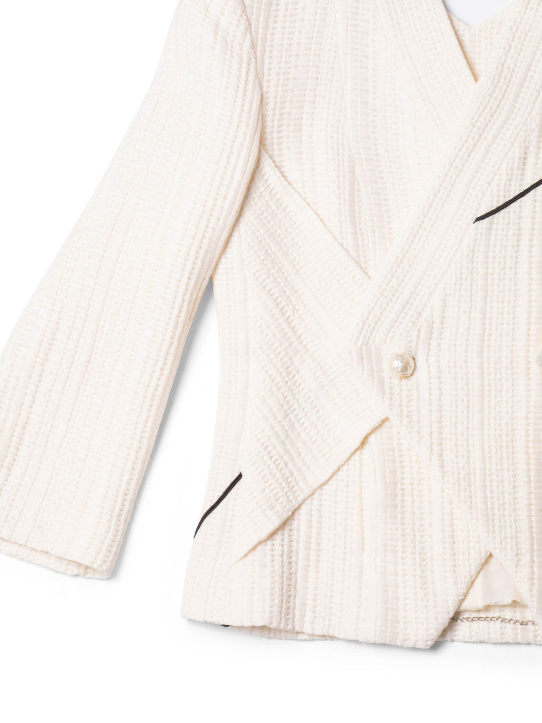 Top Quality Chanel Tweed CC Logo Hammered Pearl Cut Out Jacket Ivory