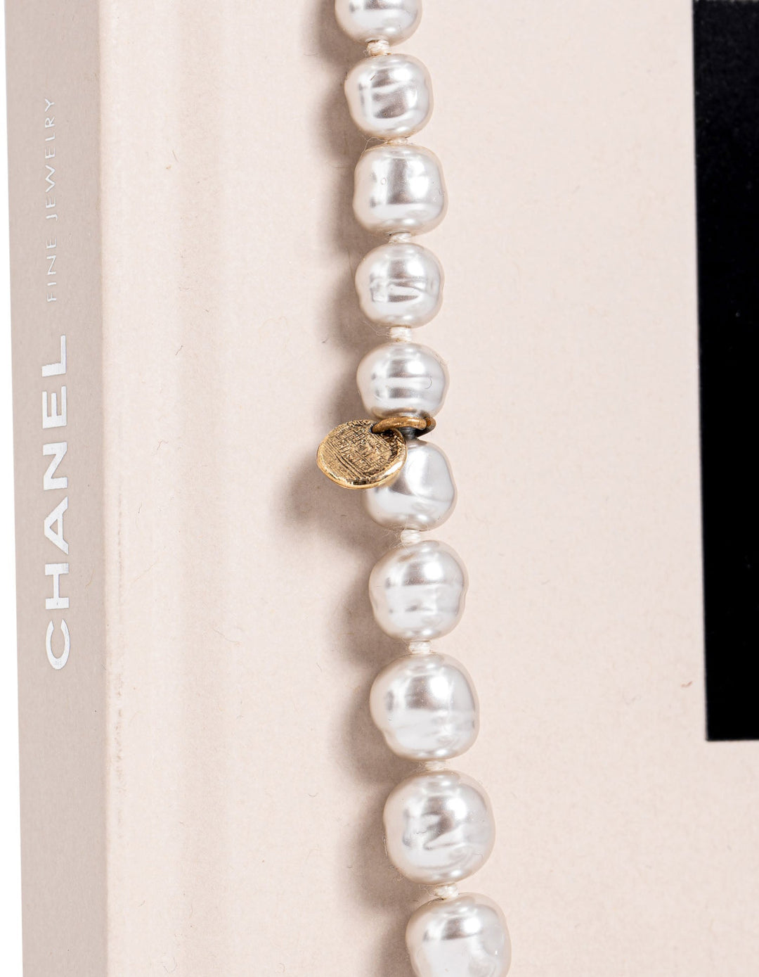 Top Quality Chanel Vintage CC Logo Pearl Long Necklace Grey