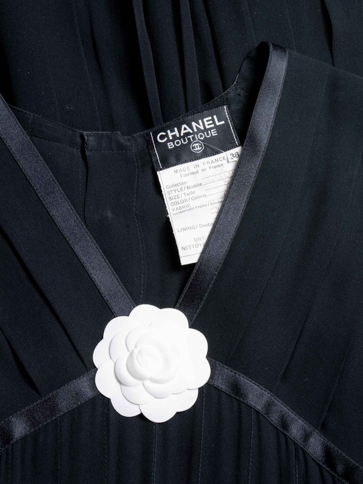 Top Quality Chanel Vintage Camellia Silk Maxi Pleated Dress Black