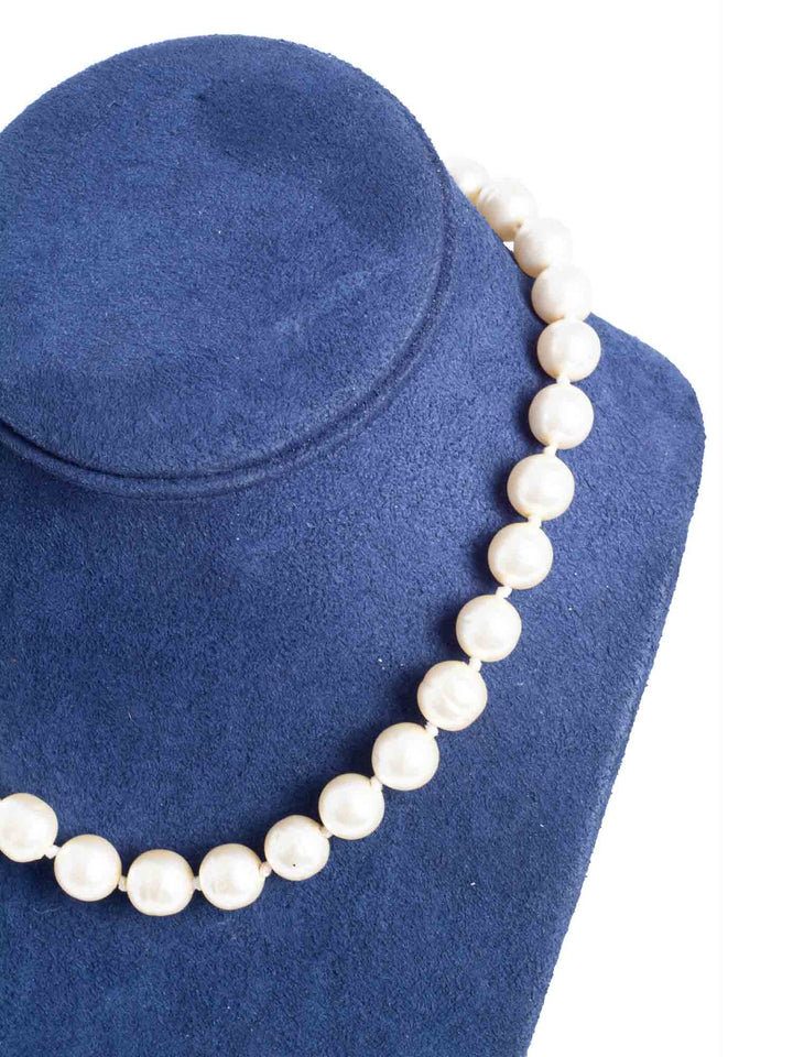 Top Quality Chanel Vintage Pearl Necklace Silver Red