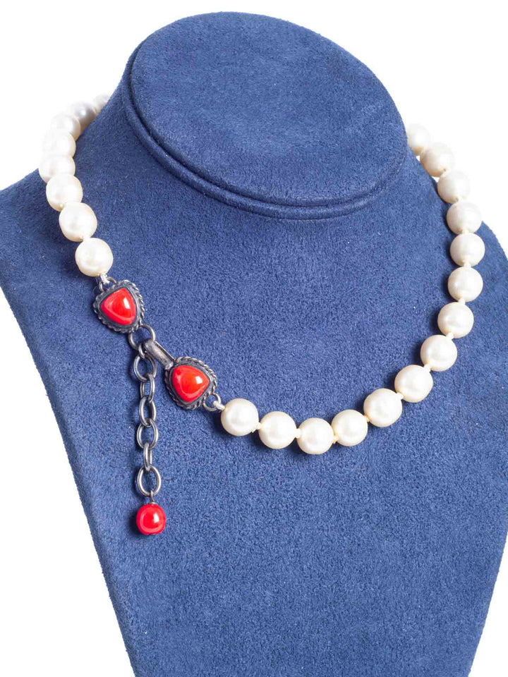 Top Quality Chanel Vintage Pearl Necklace Silver Red