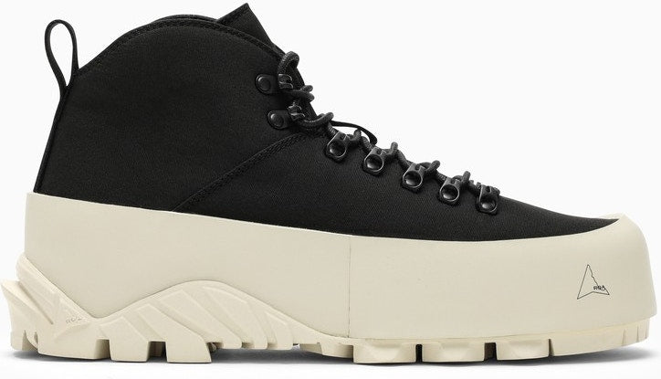 BLACK CANVAS MEDIUM LACE-UP