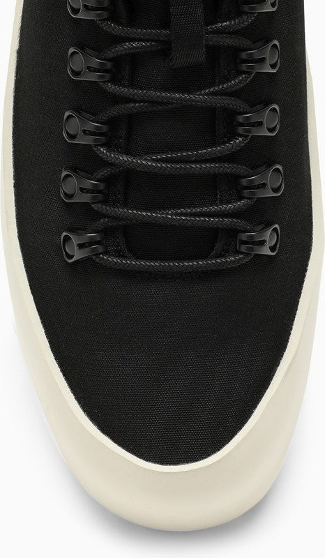 BLACK CANVAS MEDIUM LACE-UP