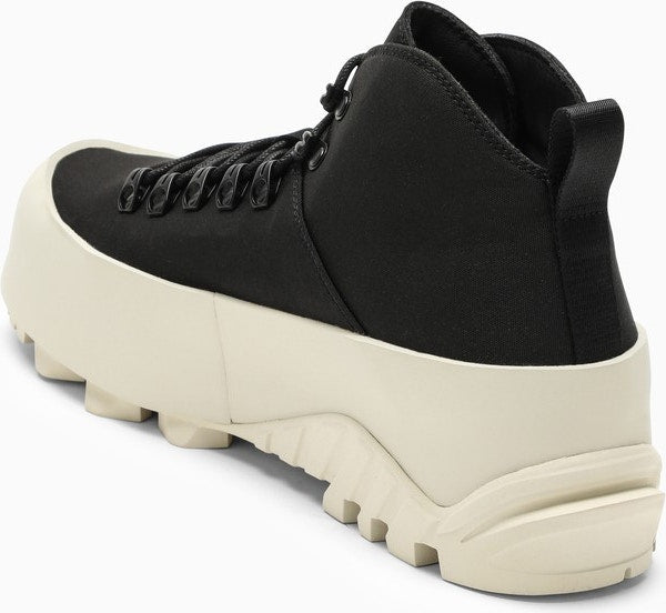 BLACK CANVAS MEDIUM LACE-UP
