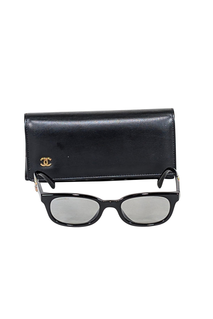 Top Quality Chanel - Black Slim Sunglasses w/ Interlocking Rhinestone Logo
