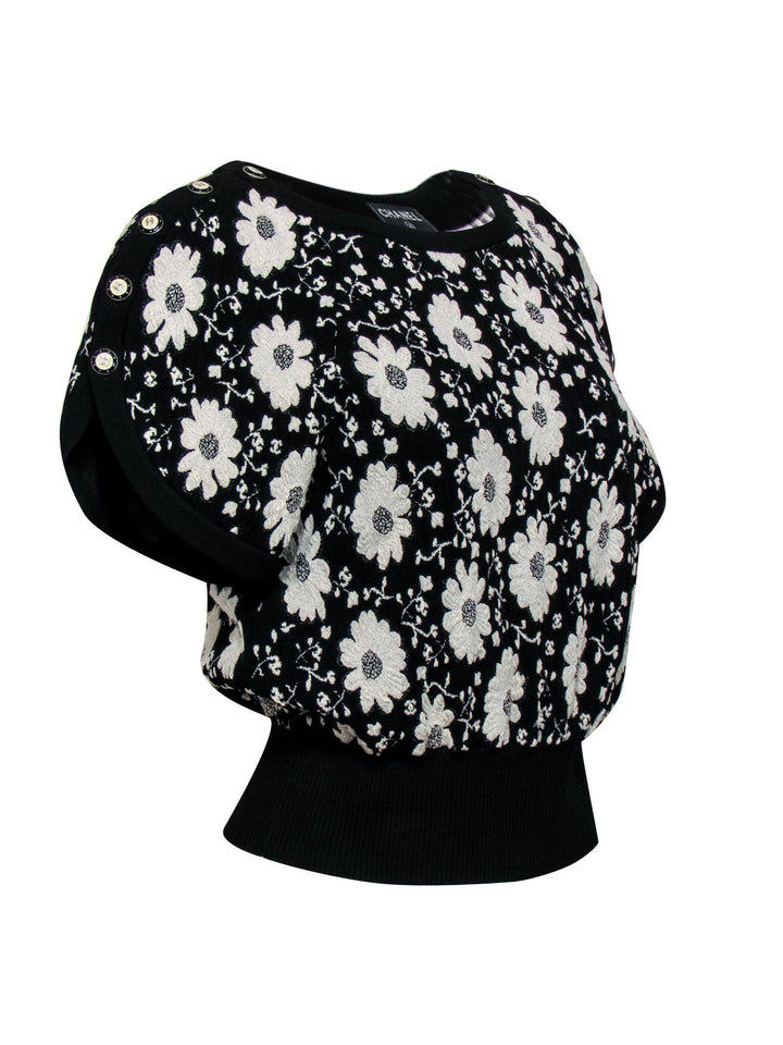 Top Quality Chanel - Black & White Floral Embroidered Short Sleeve Sweater Sz 4