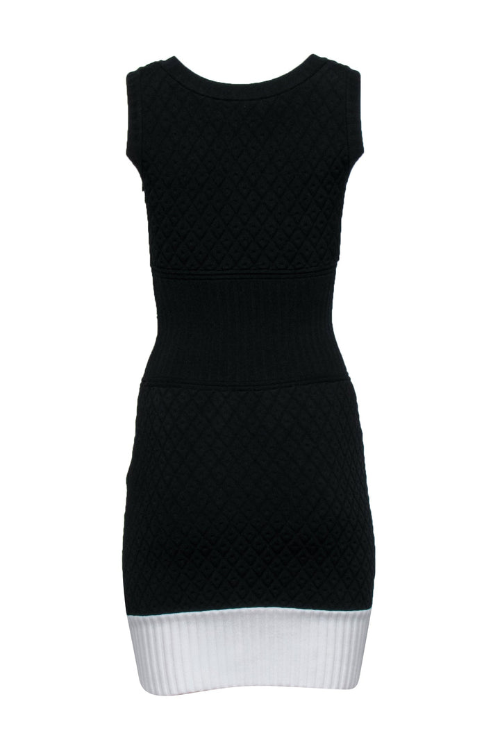 Top Quality Chanel - Black & White Knit Dress w/ Diamond Embossing Sz 6