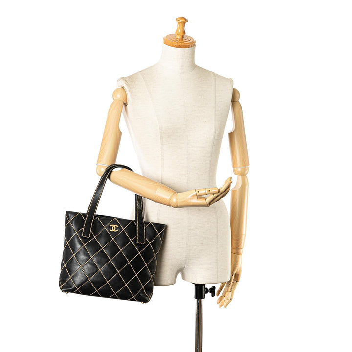 Top Quality Chanel CC Lambskin Wild Stitch Handbag (SHG-aqtoNm)