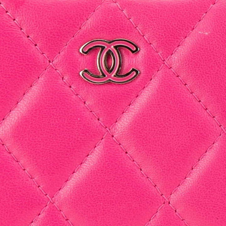 Chanel CC Quilted Lambskin Zip Around Wallet (SHG-TJpHnQ)